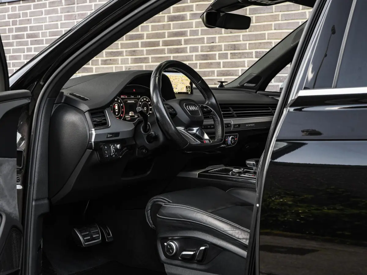 3.0 TFSI quattro S-Line Panoramadak B&O Advanced Nachtzicht Luchtvering Leder ACC HUD Virtual Cockpit Soft-Close Achterasbesturing Trekhaak 21"