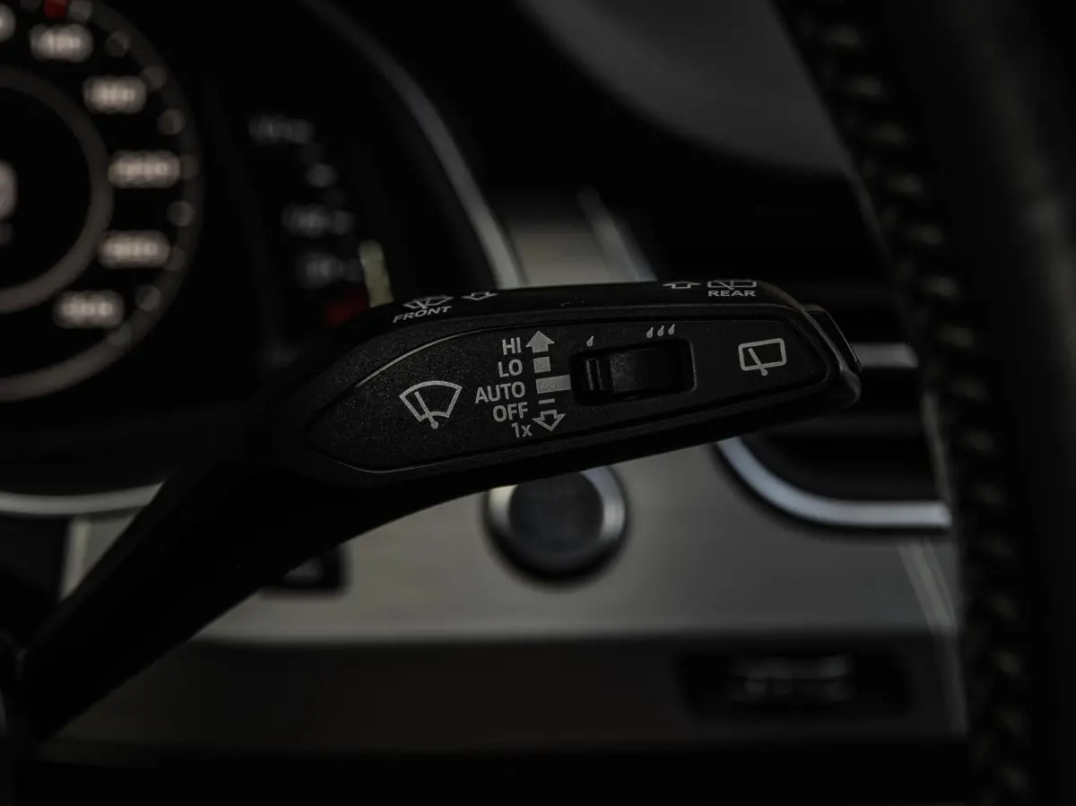 3.0 TFSI quattro S-Line Panoramadak B&O Advanced Nachtzicht Luchtvering Leder ACC HUD Virtual Cockpit Soft-Close Achterasbesturing Trekhaak 21"
