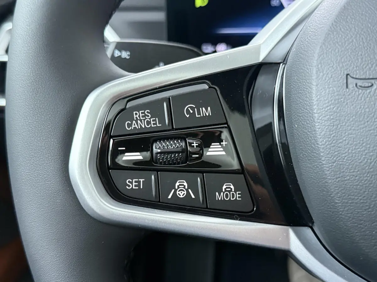 eDrive40 M Sport Edition 84 kWh | SoH 100% | Trekhaak | Driving Assistant Professional | Carbon inleg |