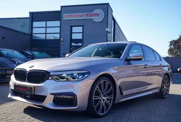 520i High Executive Edition | Schuifdak | Adaptieve Cruise | Camera | Nappa Leder | Origineel NL | Dealer onderhouden