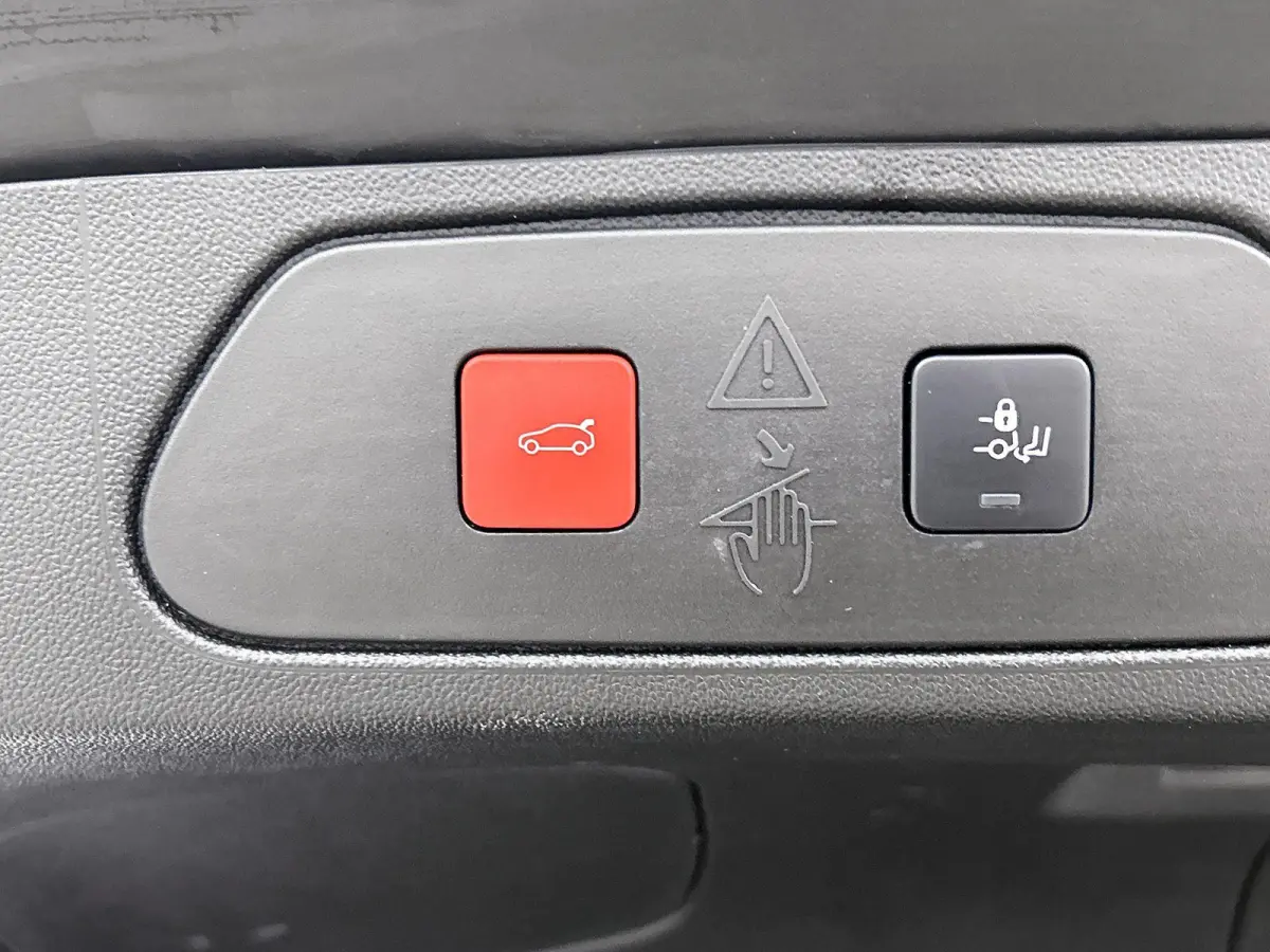 1.6 Turbo Plug-In Hybrid GS Line 225pk | Stuurverwarming | Cruise Control Adaptief | Keyless | Climate Control | Apple Carplay/Android Auto |