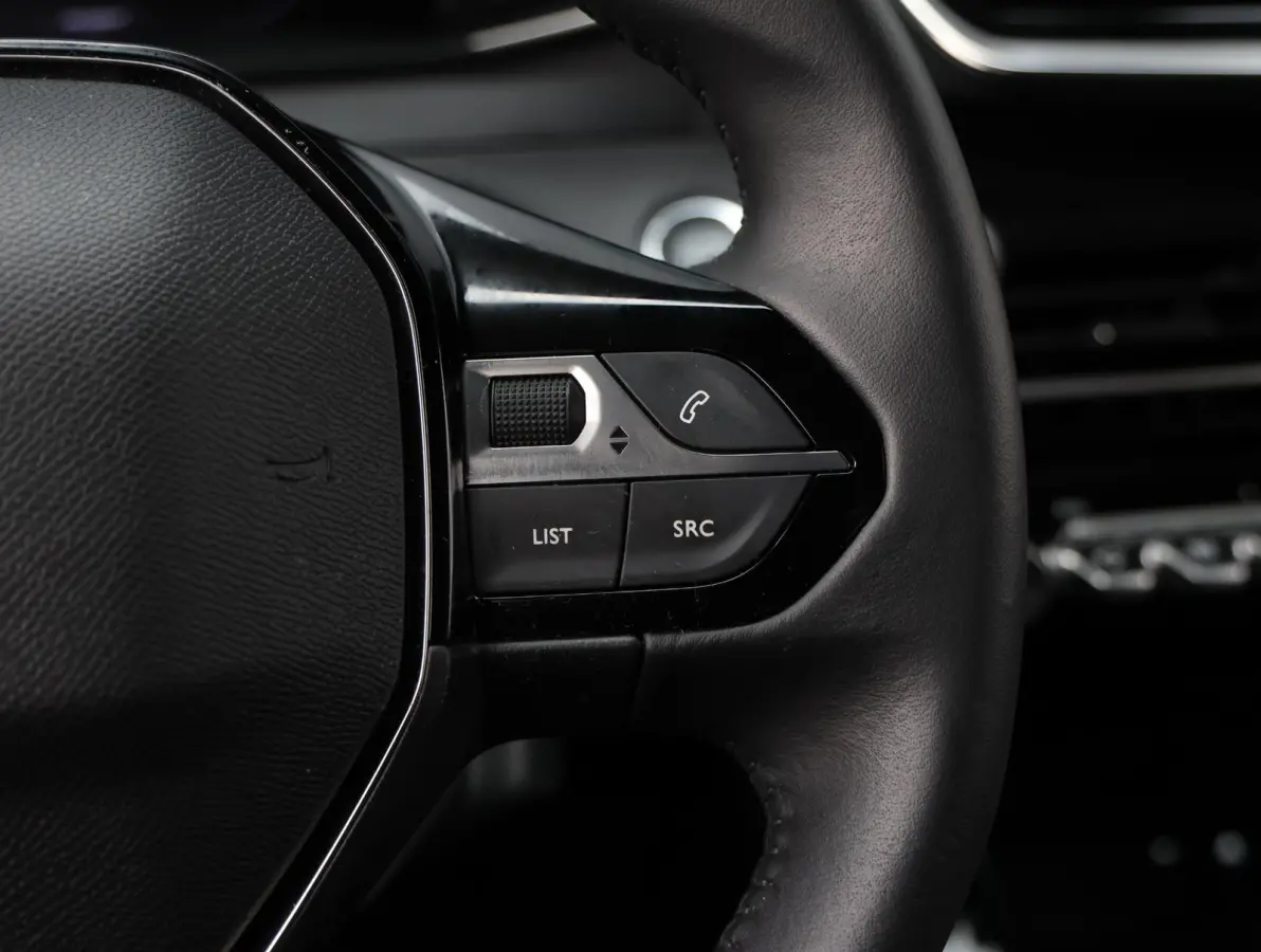 1.2 100pk Allure 1e Eigenaar | LED | Parkeersensoren V+A | Keyless | 17" LMV | Apple Carplay & Android Auto
