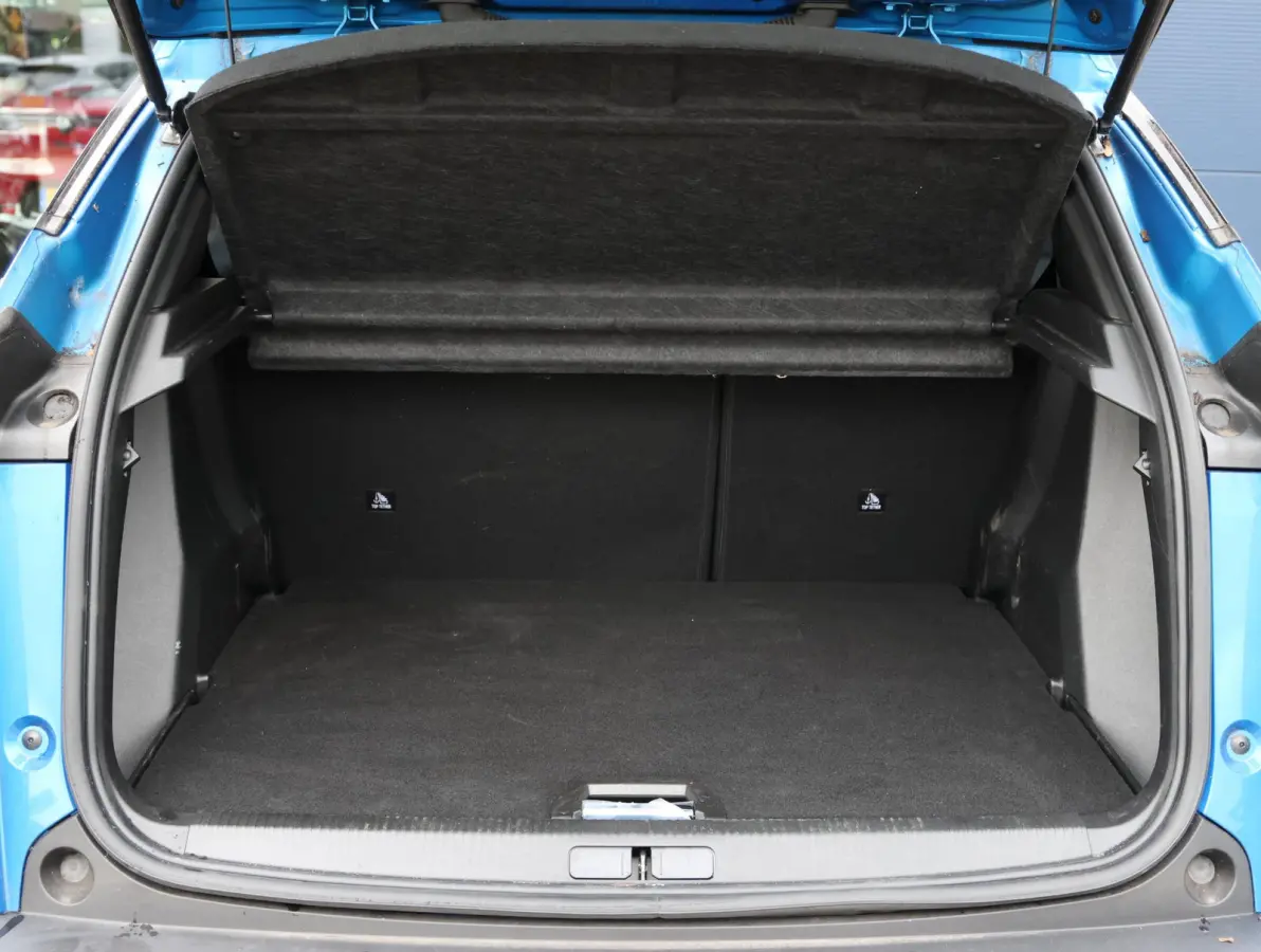 1.2 100pk Allure 1e Eigenaar | LED | Parkeersensoren V+A | Keyless | 17" LMV | Apple Carplay & Android Auto