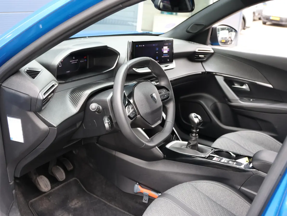 1.2 100pk Allure 1e Eigenaar | LED | Parkeersensoren V+A | Keyless | 17" LMV | Apple Carplay & Android Auto