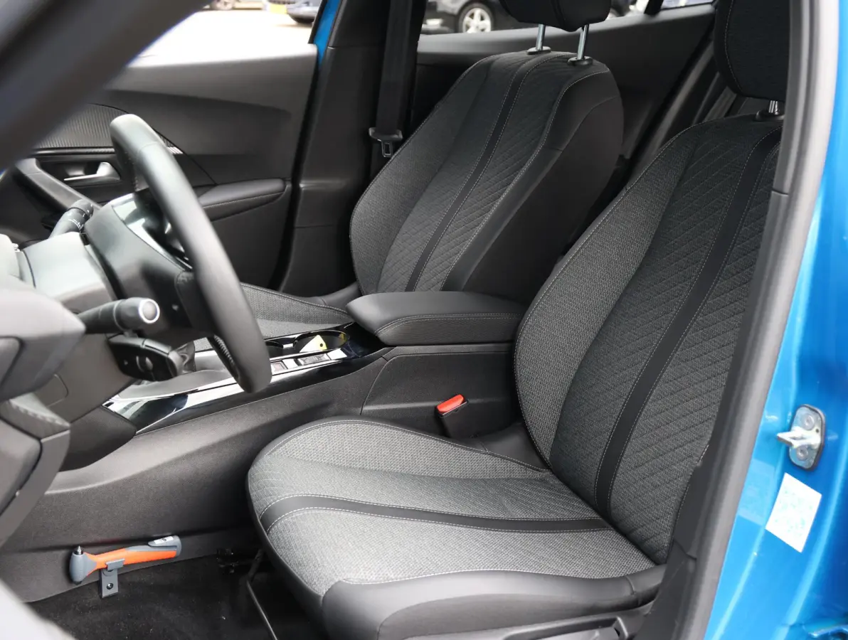 1.2 100pk Allure 1e Eigenaar | LED | Parkeersensoren V+A | Keyless | 17" LMV | Apple Carplay & Android Auto