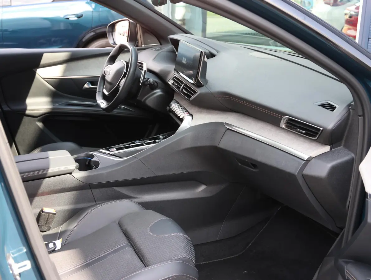 1.2 Hybrid 136 GT 1ste Eigenaar | LED | Sportstoelen Memory | Stoelverwarming | Hands-Free achterklep | Camera 360* | 18" LMV | Apple Carplay & Android Auto