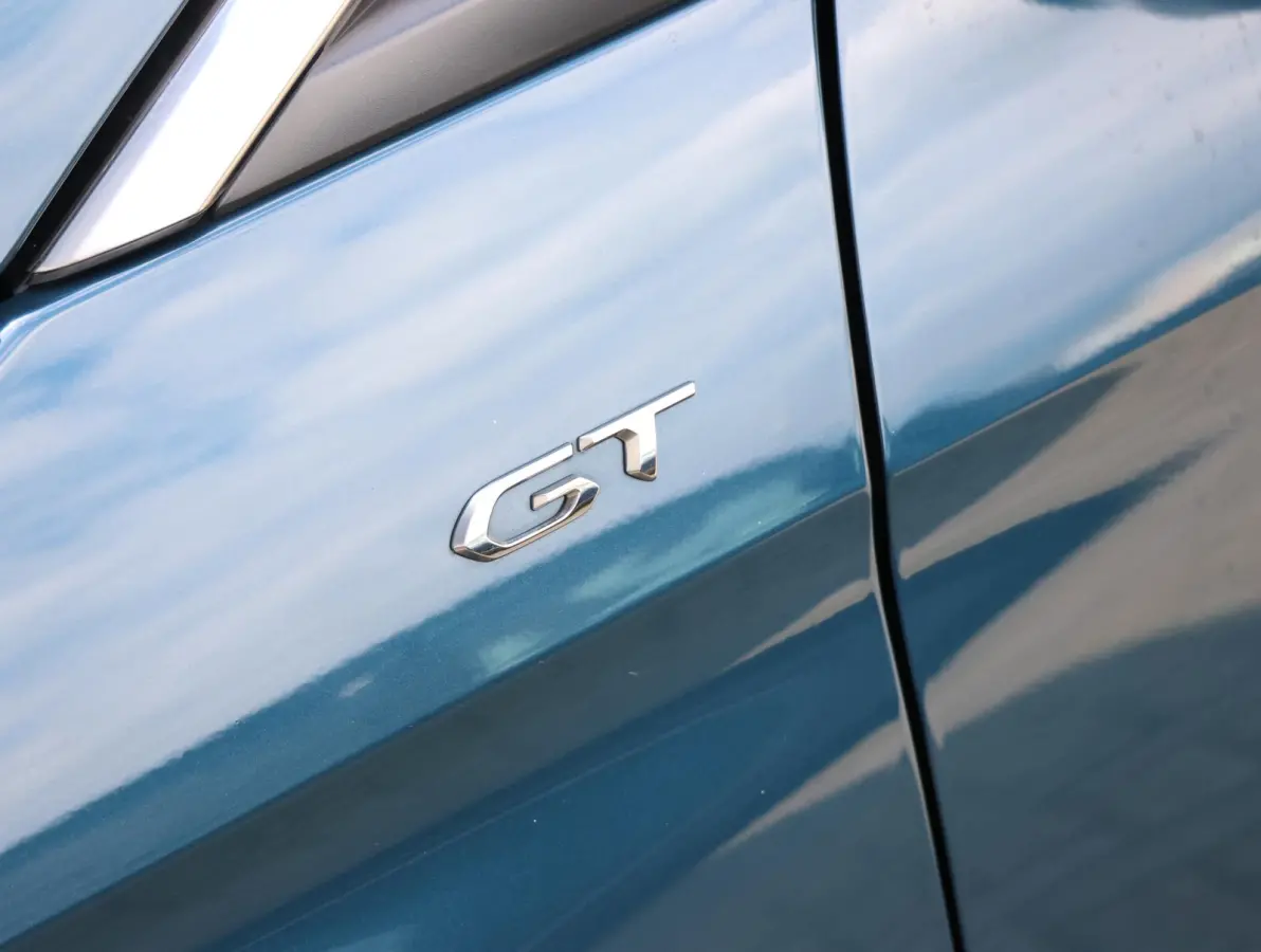 1.2 Hybrid 136 GT 1ste Eigenaar | LED | Sportstoelen Memory | Stoelverwarming | Hands-Free achterklep | Camera 360* | 18" LMV | Apple Carplay & Android Auto