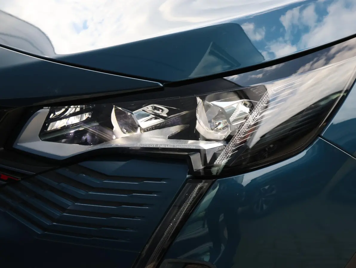 1.2 Hybrid 136 GT 1ste Eigenaar | LED | Sportstoelen Memory | Stoelverwarming | Hands-Free achterklep | Camera 360* | 18" LMV | Apple Carplay & Android Auto