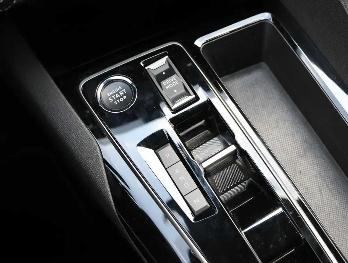 1.2 Hybrid 136 GT 1ste Eigenaar | LED | Sportstoelen Memory | Stoelverwarming | Hands-Free achterklep | Camera 360* | 18" LMV | Apple Carplay & Android Auto