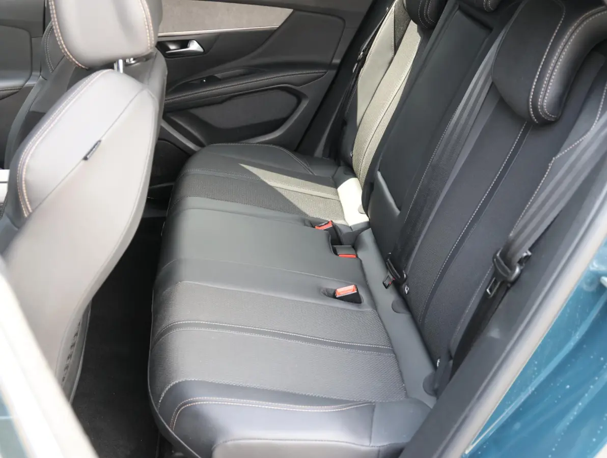 1.2 Hybrid 136 GT 1ste Eigenaar | LED | Sportstoelen Memory | Stoelverwarming | Hands-Free achterklep | Camera 360* | 18" LMV | Apple Carplay & Android Auto
