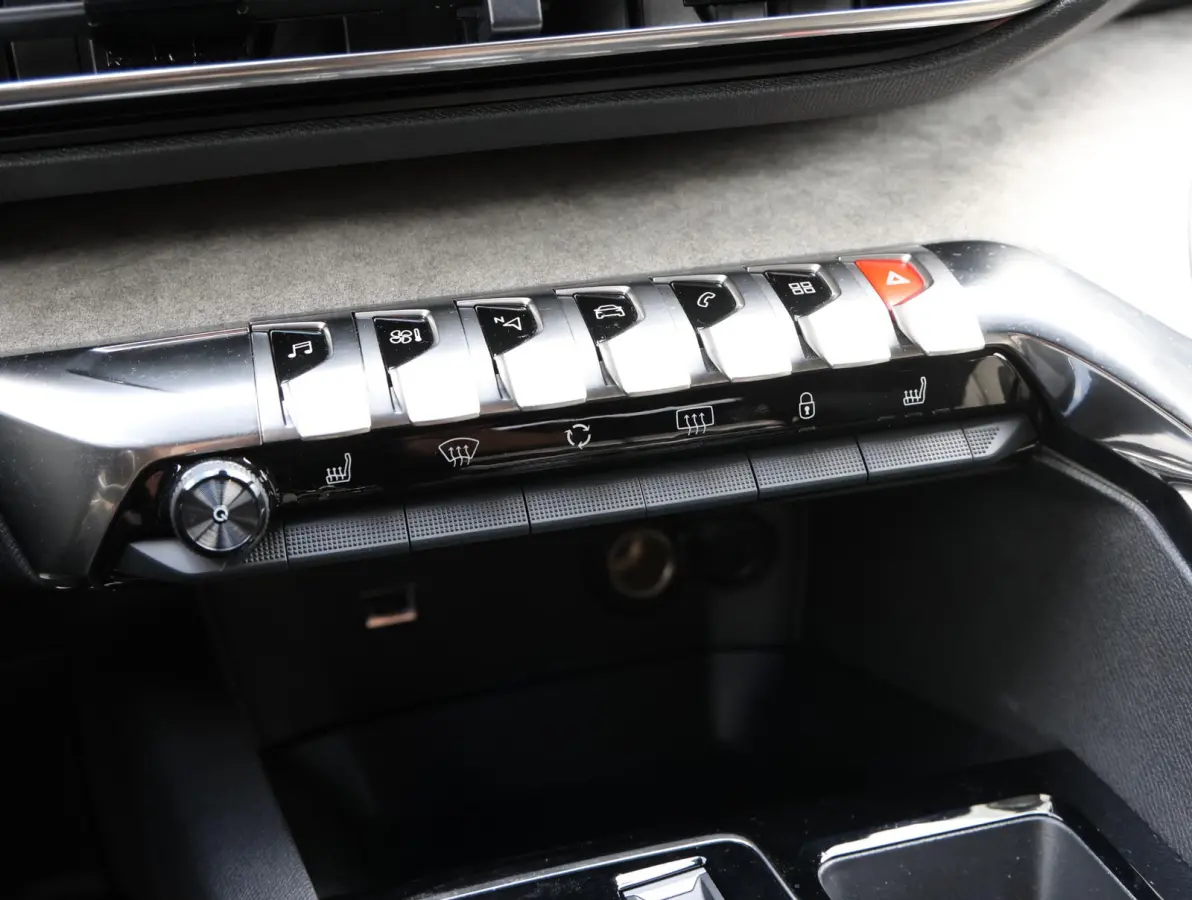 1.2 Hybrid 136 GT 1ste Eigenaar | LED | Sportstoelen Memory | Stoelverwarming | Hands-Free achterklep | Camera 360* | 18" LMV | Apple Carplay & Android Auto