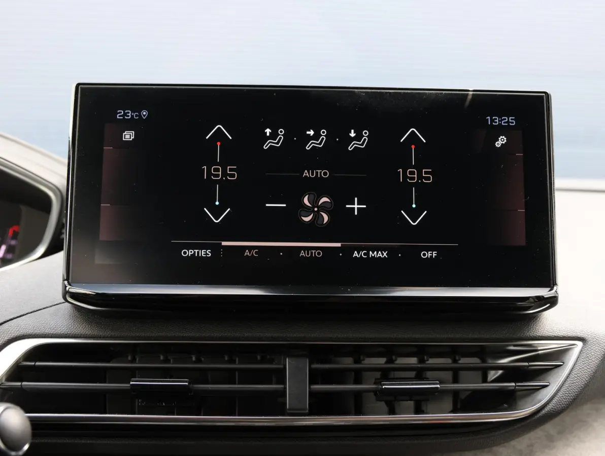 1.2 Hybrid 136 GT 1ste Eigenaar | LED | Sportstoelen Memory | Stoelverwarming | Hands-Free achterklep | Camera 360* | 18" LMV | Apple Carplay & Android Auto