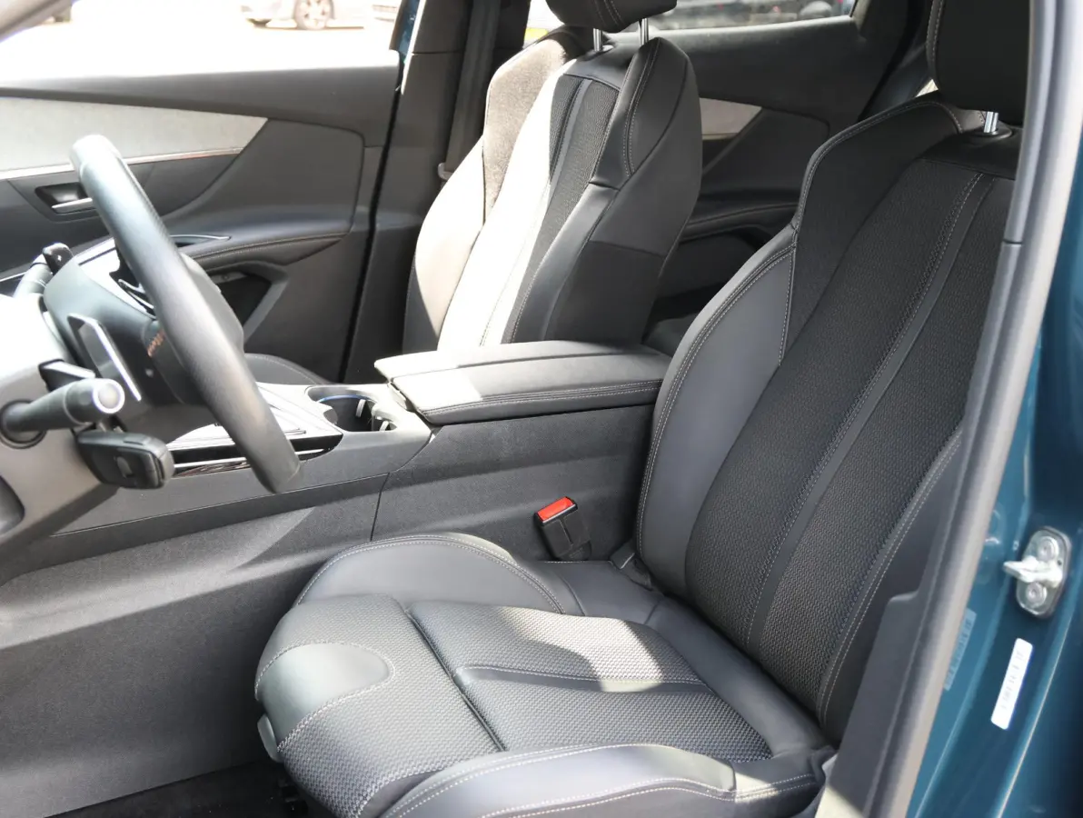 1.2 Hybrid 136 GT 1ste Eigenaar | LED | Sportstoelen Memory | Stoelverwarming | Hands-Free achterklep | Camera 360* | 18" LMV | Apple Carplay & Android Auto