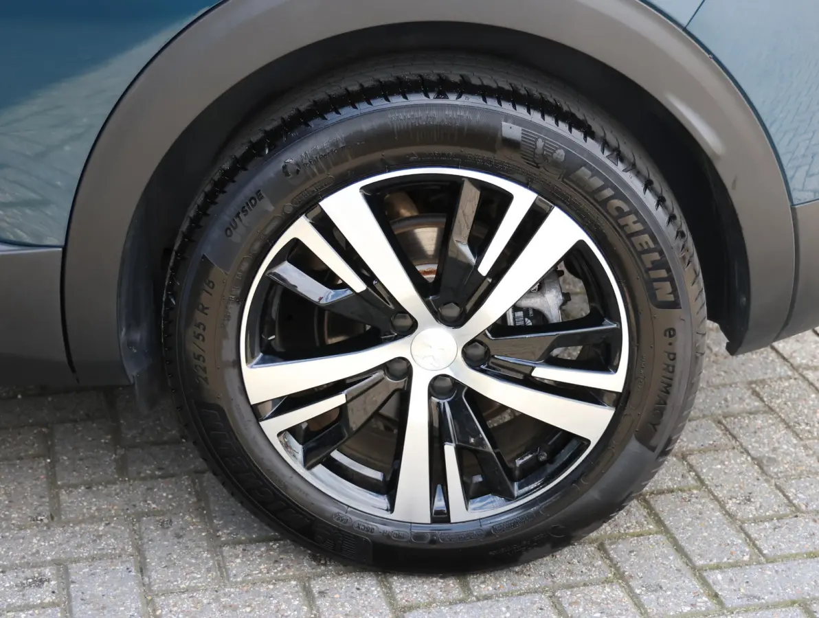 1.2 Hybrid 136 GT 1ste Eigenaar | LED | Sportstoelen Memory | Stoelverwarming | Hands-Free achterklep | Camera 360* | 18" LMV | Apple Carplay & Android Auto