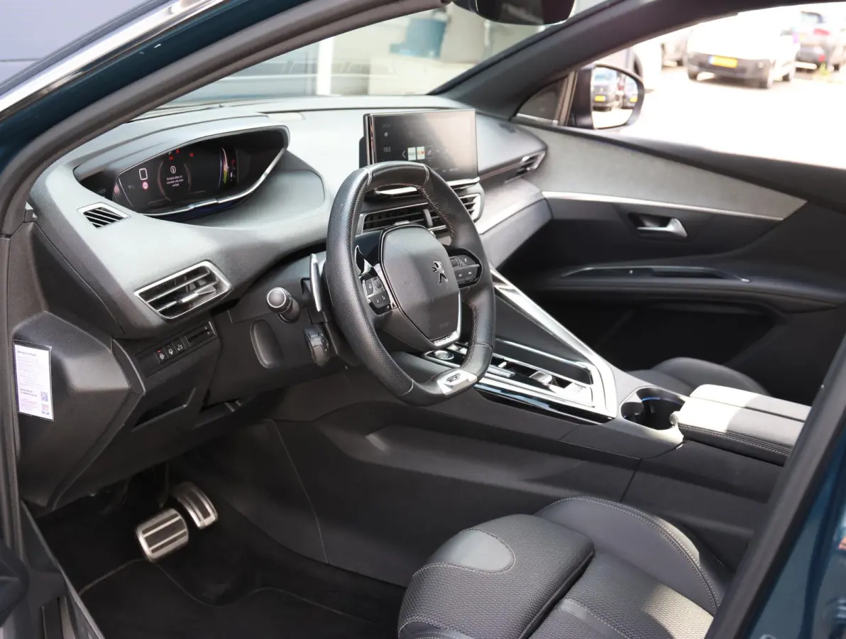 1.2 Hybrid 136 GT 1ste Eigenaar | LED | Sportstoelen Memory | Stoelverwarming | Hands-Free achterklep | Camera 360* | 18" LMV | Apple Carplay & Android Auto
