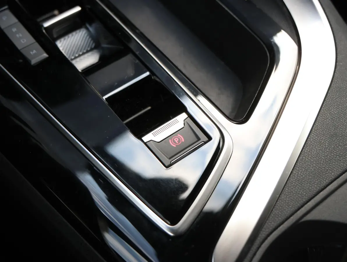 1.2 Hybrid 136 GT 1ste Eigenaar | LED | Sportstoelen Memory | Stoelverwarming | Hands-Free achterklep | Camera 360* | 18" LMV | Apple Carplay & Android Auto