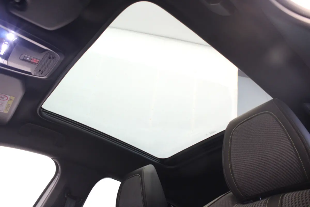 1.2 PureTech GT-Line |Pano|Navi|Camera|