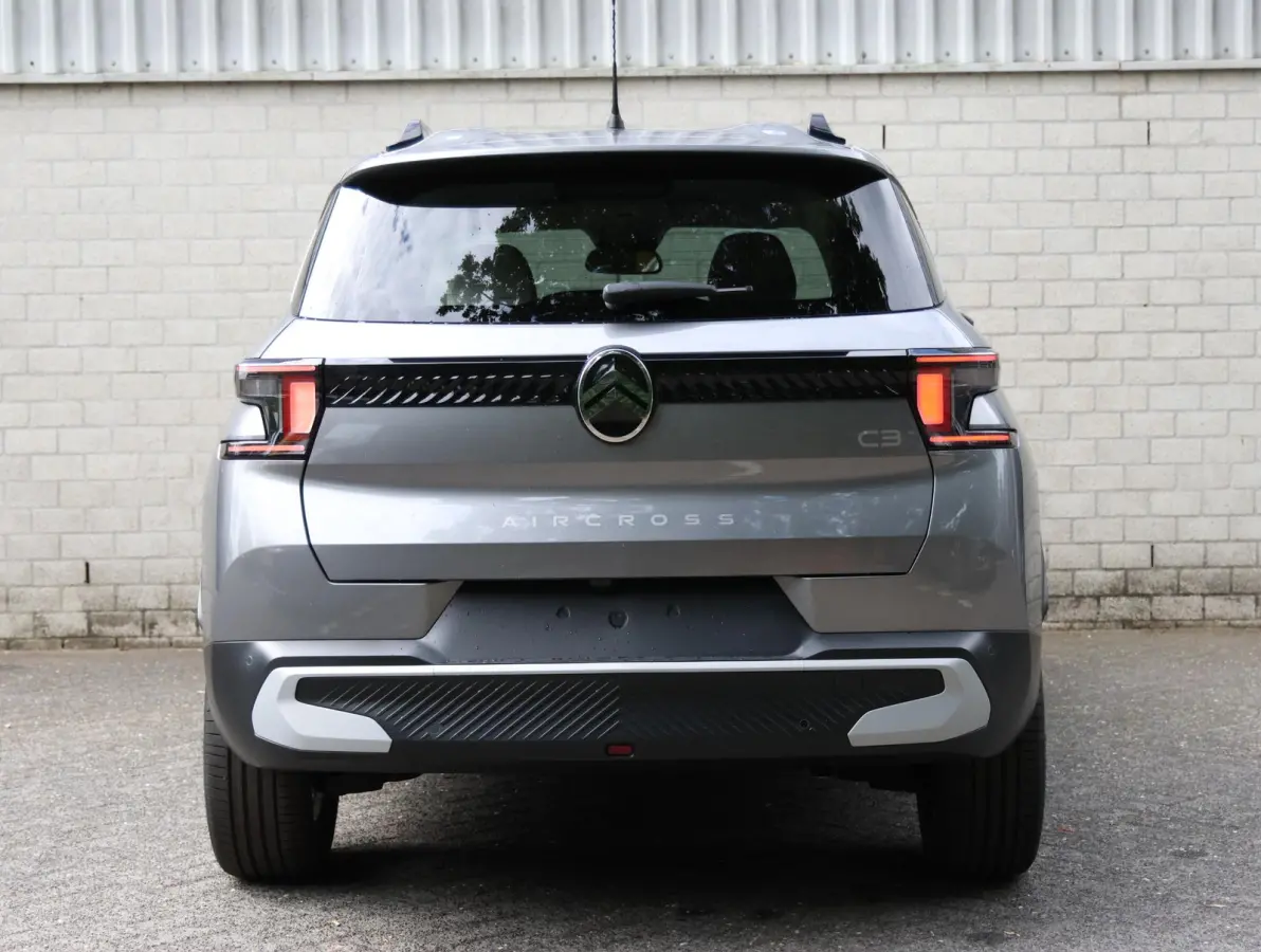 1.2 Hybrid 145pk Max | Snel leverbaar | Navigatie | Parkeersensoren en camera | Pack Winter