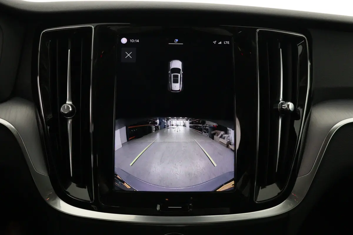 2.0 B4 Core | LED | Stoel/Stuurverwarming | Cruise Adaptive | Clima | Camera | Navi | keyless | BLIS | Lichtmetalen Velgen