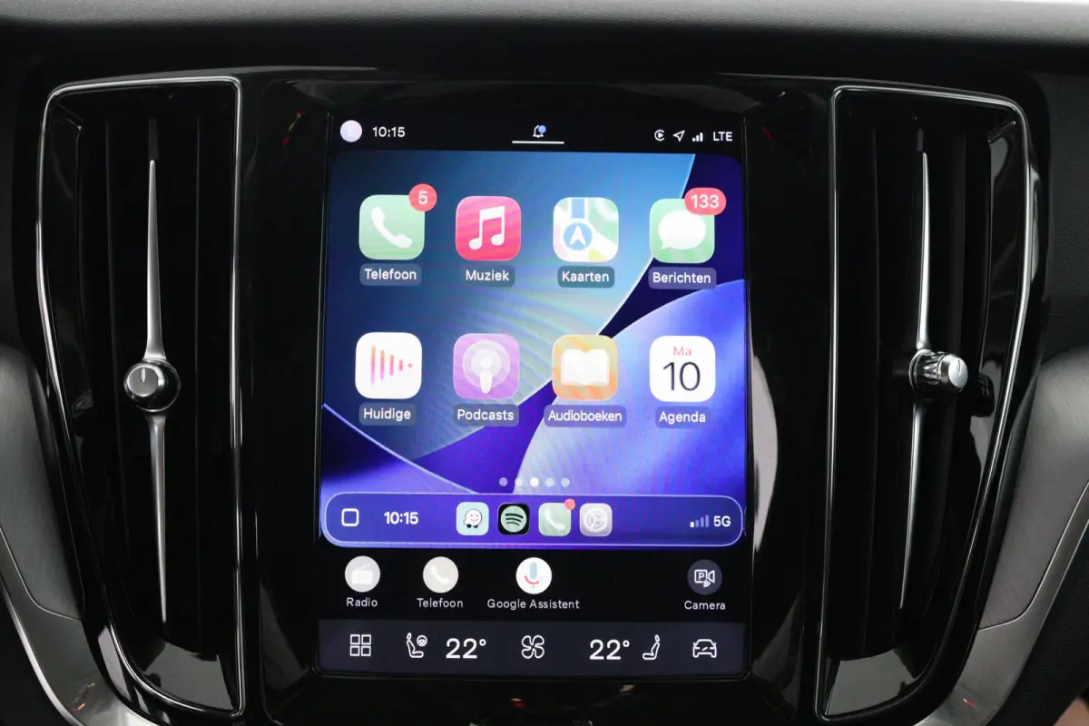 2.0 B4 Core | LED | Stoel/Stuurverwarming | Cruise Adaptive | Clima | Camera | Navi | keyless | BLIS | Lichtmetalen Velgen