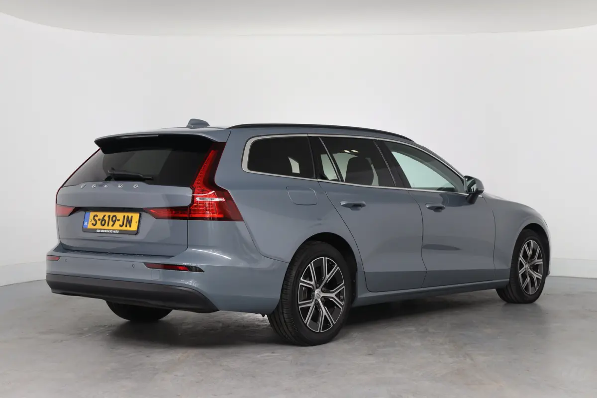 2.0 B4 Core | LED | Stoel/Stuurverwarming | Cruise Adaptive | Clima | Camera | Navi | keyless | BLIS | Lichtmetalen Velgen