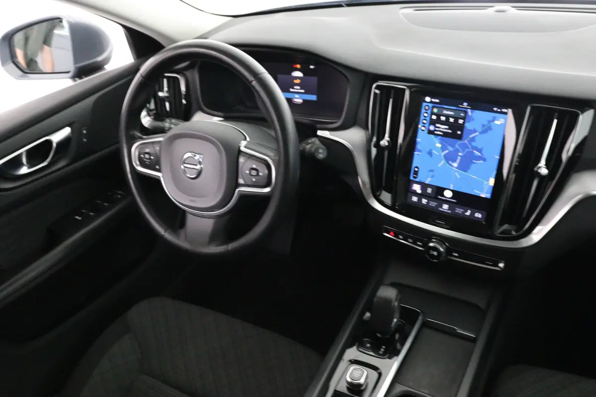2.0 B4 Core | LED | Stoel/Stuurverwarming | Cruise Adaptive | Clima | Camera | Navi | keyless | BLIS | Lichtmetalen Velgen