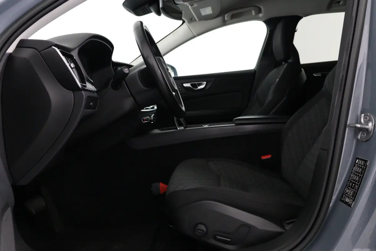 2.0 B4 Core | LED | Stoel/Stuurverwarming | Cruise Adaptive | Clima | Camera | Navi | keyless | BLIS | Lichtmetalen Velgen