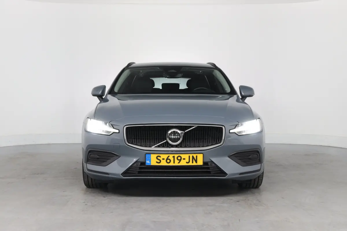 2.0 B4 Core | LED | Stoel/Stuurverwarming | Cruise Adaptive | Clima | Camera | Navi | keyless | BLIS | Lichtmetalen Velgen