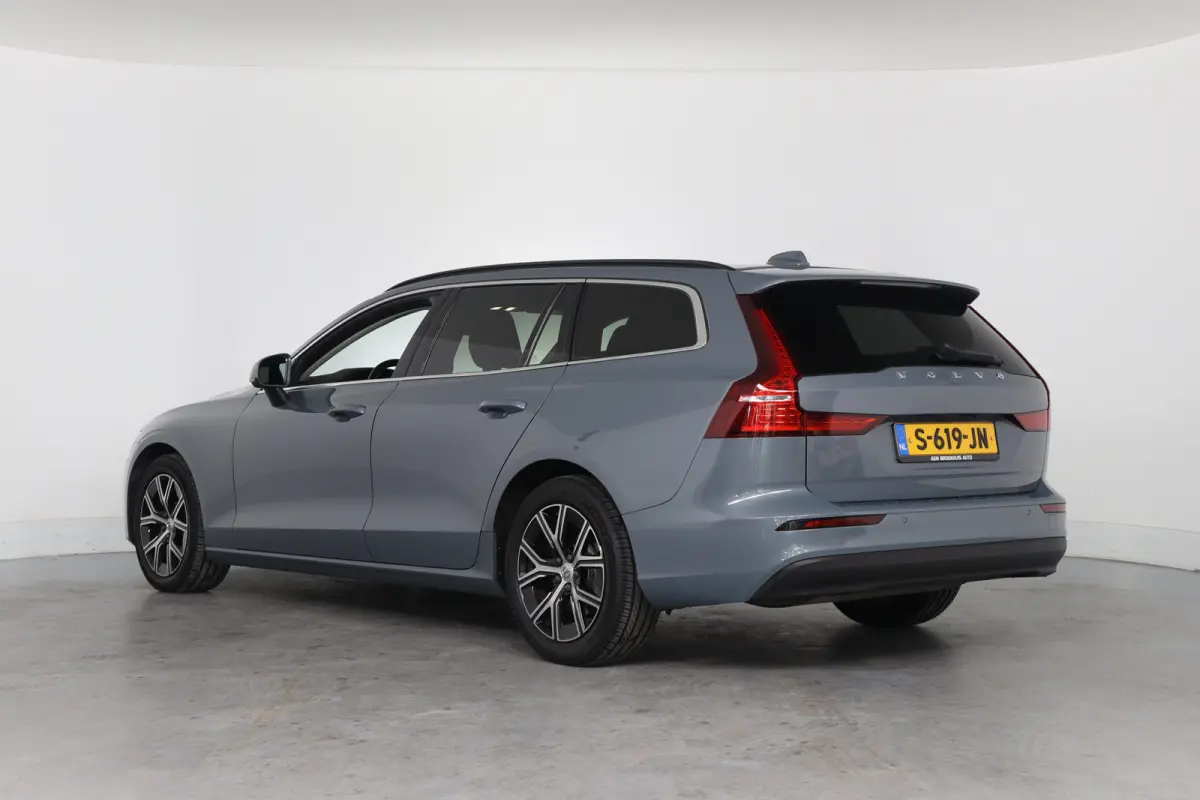 2.0 B4 Core | LED | Stoel/Stuurverwarming | Cruise Adaptive | Clima | Camera | Navi | keyless | BLIS | Lichtmetalen Velgen