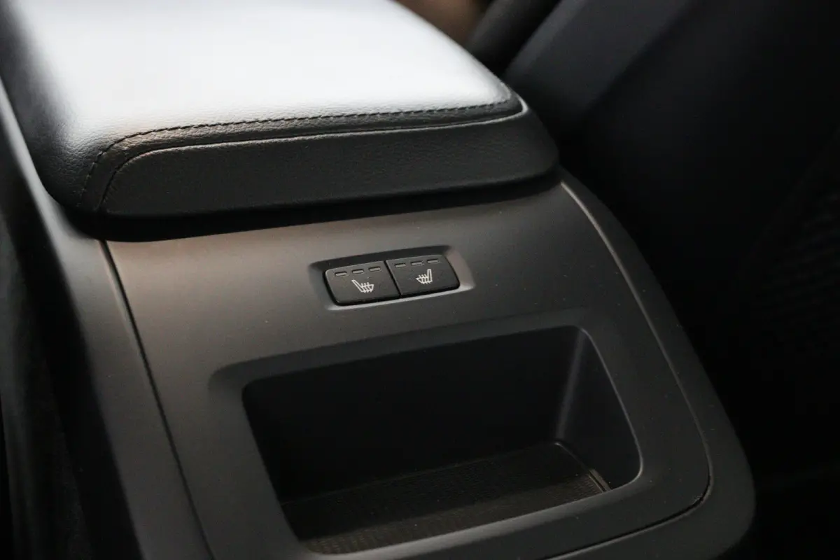 2.0 B4 Core | LED | Stoel/Stuurverwarming | Cruise Adaptive | Clima | Camera | Navi | keyless | BLIS | Lichtmetalen Velgen
