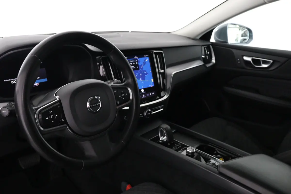 2.0 B4 Core | LED | Stoel/Stuurverwarming | Cruise Adaptive | Clima | Camera | Navi | keyless | BLIS | Lichtmetalen Velgen