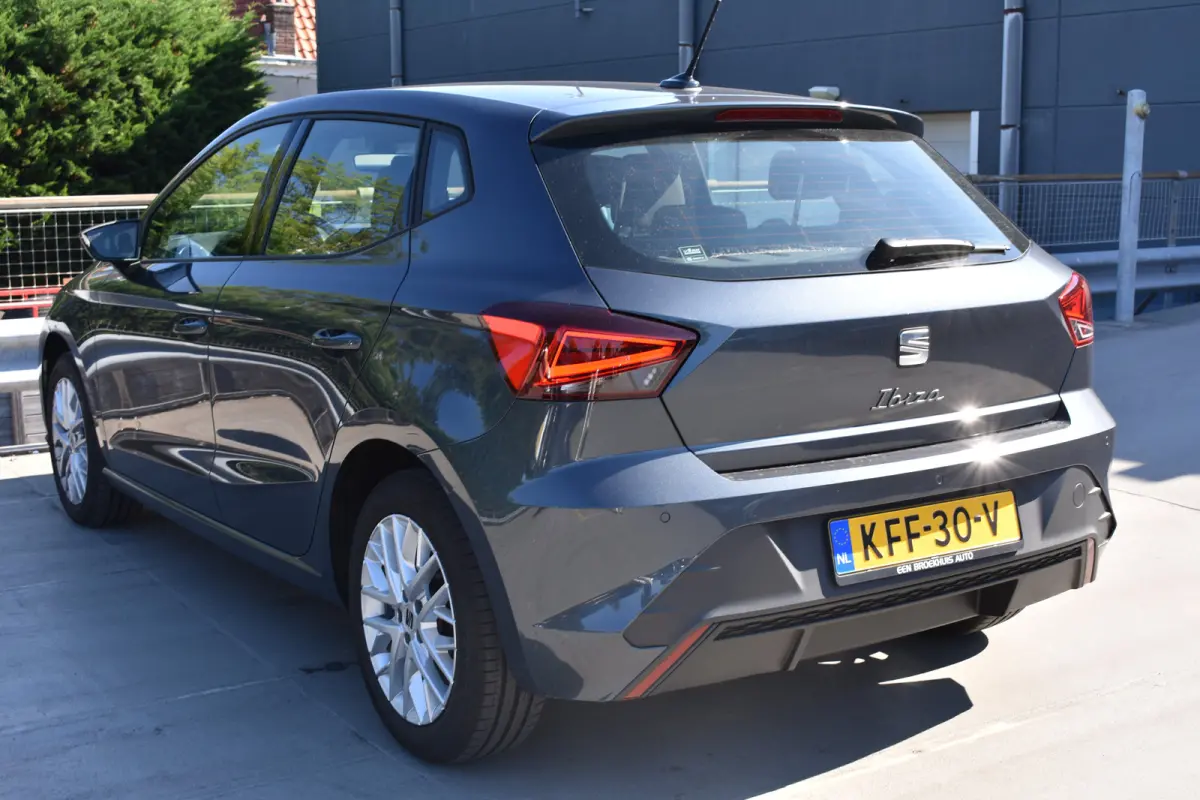 Style Plus | Apple CarPlay™, Android Auto™ | Digitale radio ontvangst (DAB+) | Front Assist