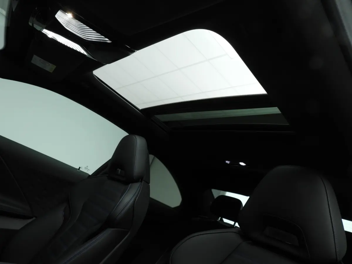 218i High Executive | M Sportpakket Pro | Innovation Pack | Travel Pack | Premium Pack
