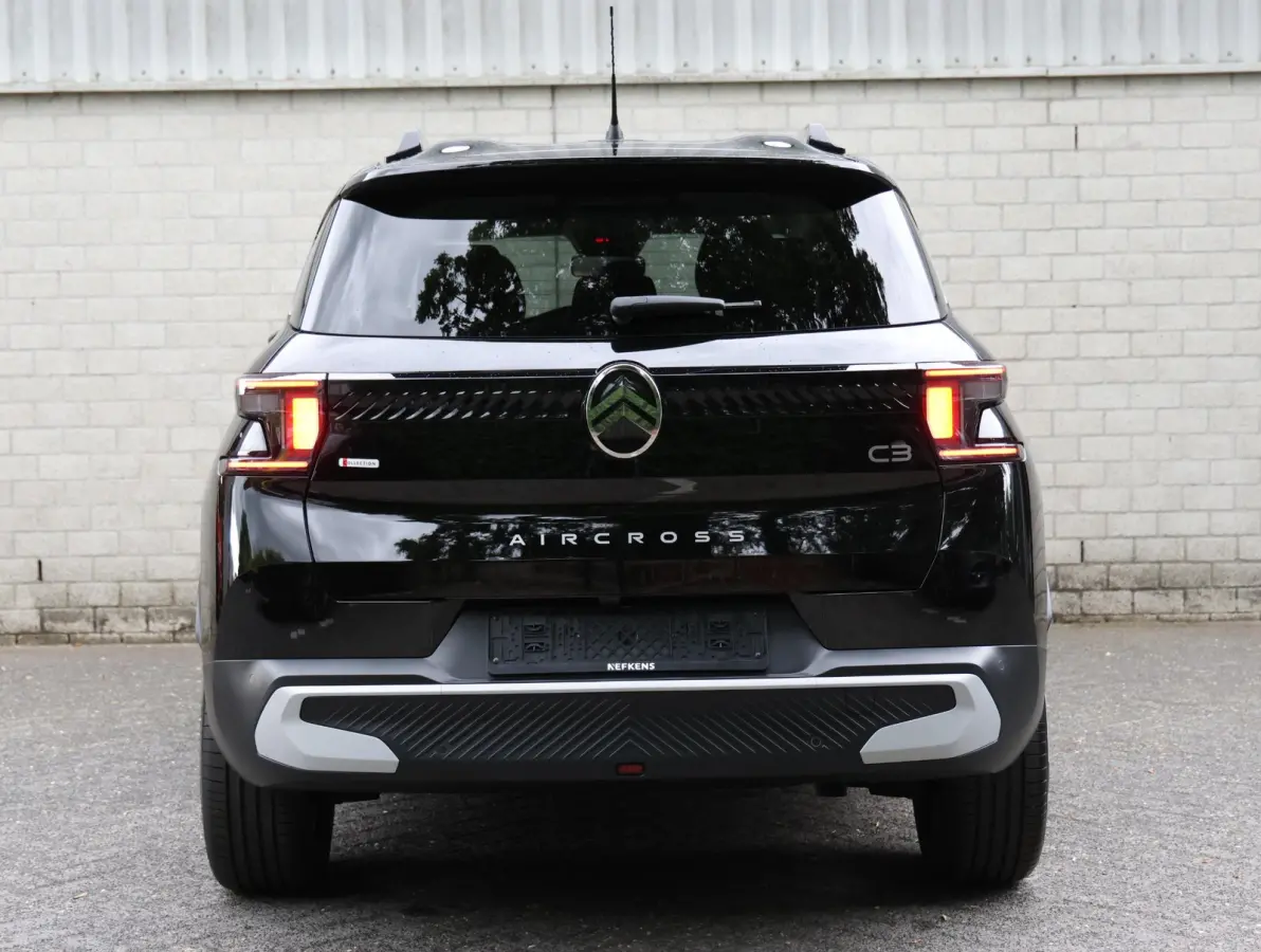 1.2 Hybrid 145pk Collection | Keyless Entry & Start | Comfort seats met 15mm extra vulling | 17" velgen Aragonite Black