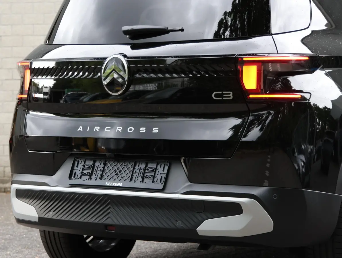 1.2 Hybrid 145pk Collection | Keyless Entry & Start | Comfort seats met 15mm extra vulling | 17" velgen Aragonite Black