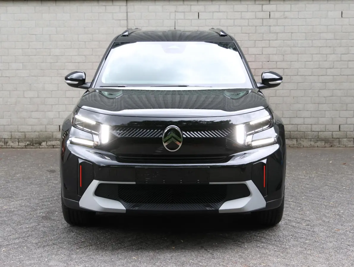 1.2 Hybrid 145pk Collection | Keyless Entry & Start | Comfort seats met 15mm extra vulling | 17" velgen Aragonite Black