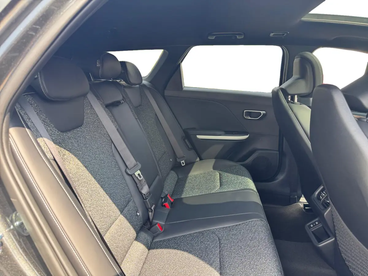 Sportswagon 1.0 T-GDi MHEV GT-Line Launch Edition Automaat | Pano | Dodehoekassistentie | Stoel & stuurverwarming | Elektrisch verstelbare bestuurdersstoel | Fabrieksgarantie | NAP