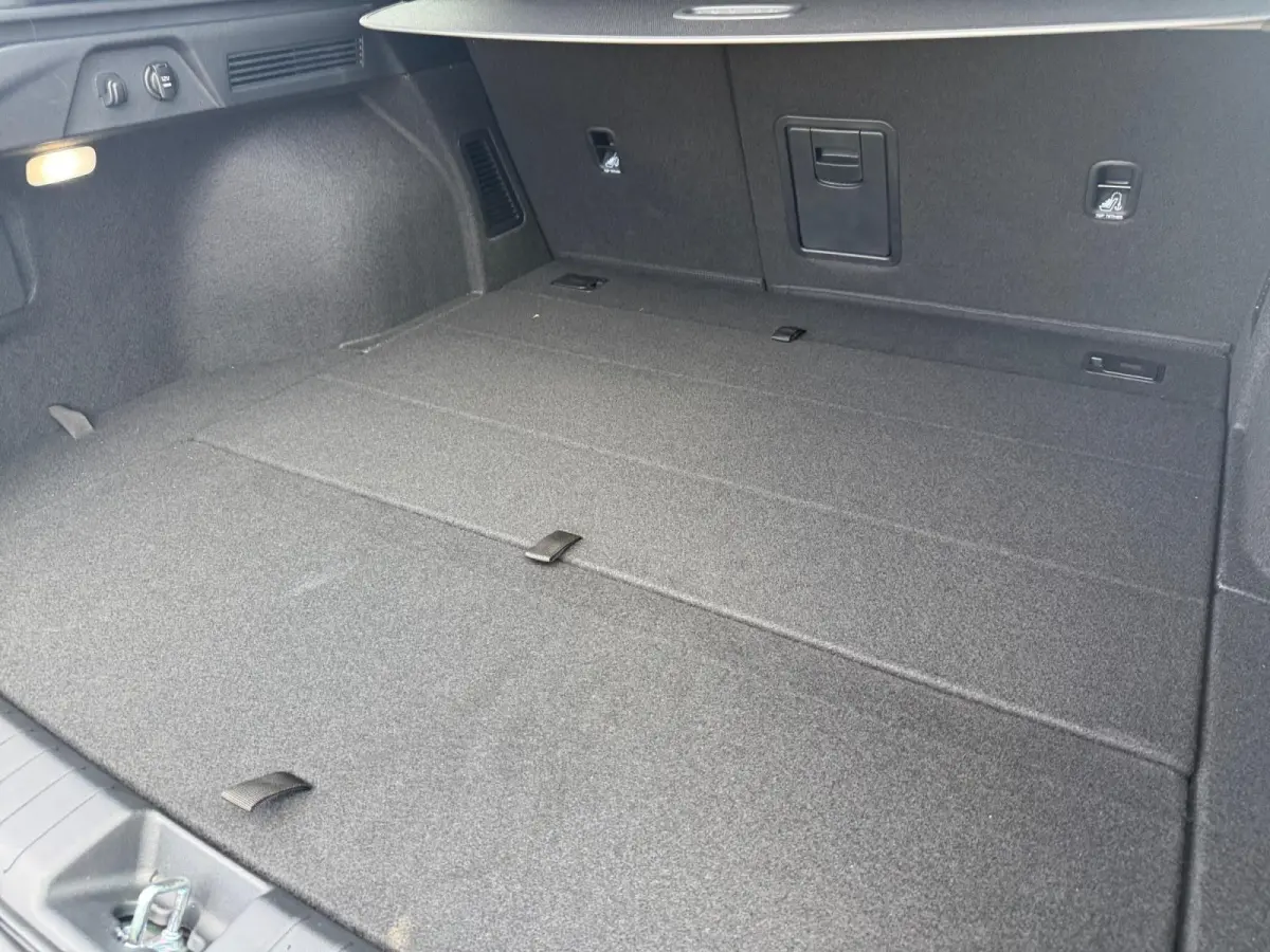 Sportswagon 1.0 T-GDi MHEV GT-Line Launch Edition Automaat | Pano | Dodehoekassistentie | Stoel & stuurverwarming | Elektrisch verstelbare bestuurdersstoel | Fabrieksgarantie | NAP