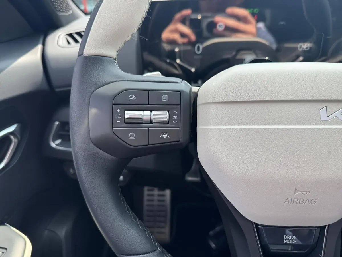 Sportswagon 1.0 T-GDi MHEV GT-Line Launch Edition Automaat | Pano | Dodehoekassistentie | Stoel & stuurverwarming | Elektrisch verstelbare bestuurdersstoel | Fabrieksgarantie | NAP
