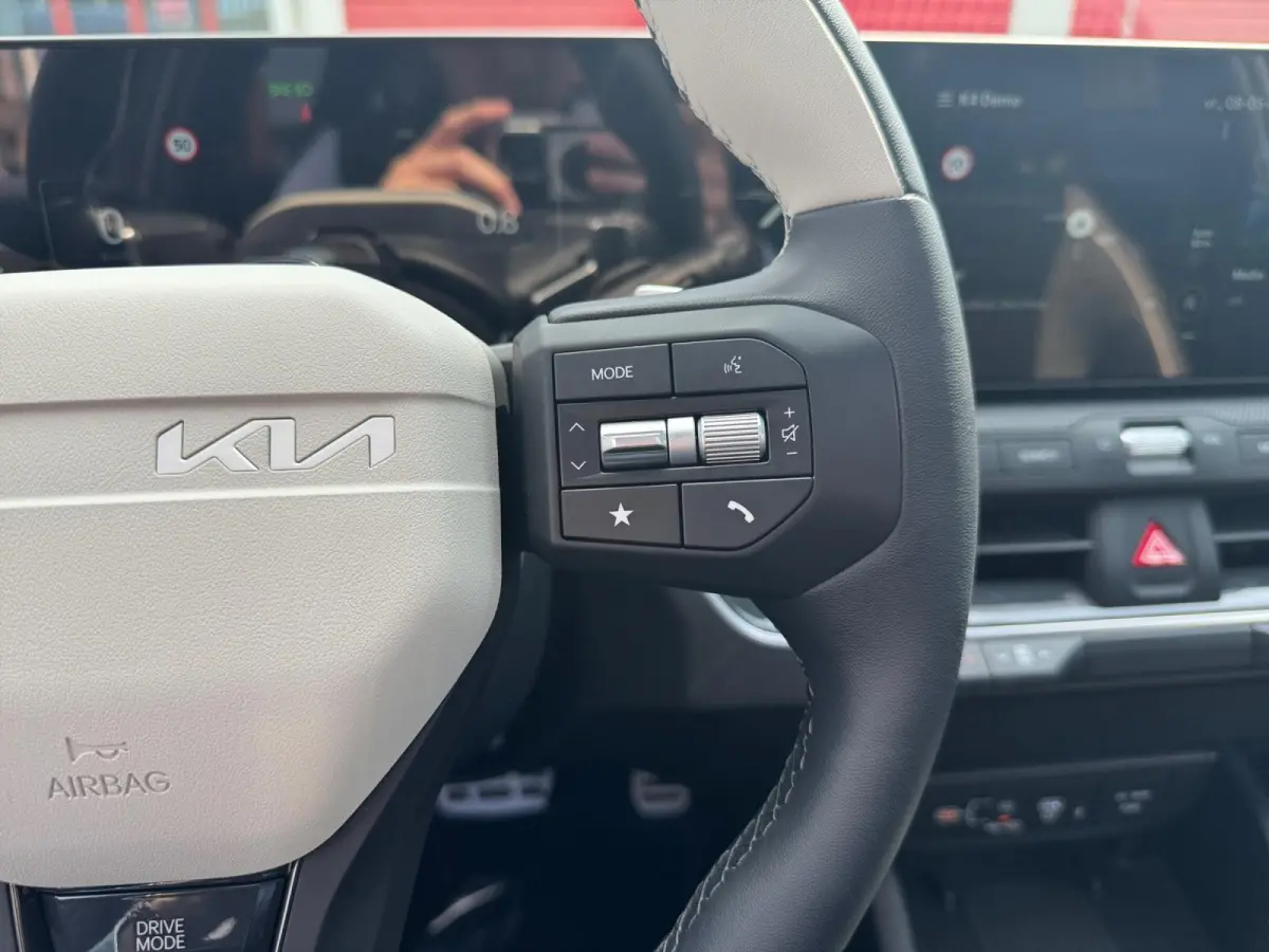 Sportswagon 1.0 T-GDi MHEV GT-Line Launch Edition Automaat | Pano | Dodehoekassistentie | Stoel & stuurverwarming | Elektrisch verstelbare bestuurdersstoel | Fabrieksgarantie | NAP