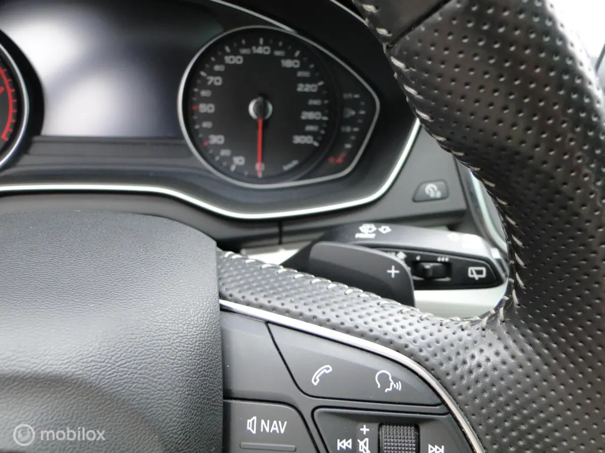 2.0 TFSI quattro Sport S Line Black Edition