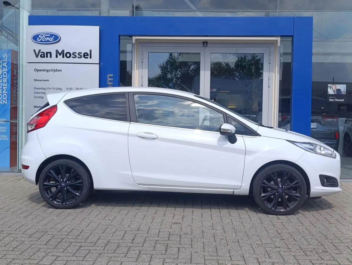 1.0 EcoBoost Titanium | Automaat | Volledig Dealeronderhouden! | 17-Inch | Camera | Sony-Audio | Voorruitverwarming | Cruise Control | Climate Control | Elek. inklapbare spiegels | Parkeerse