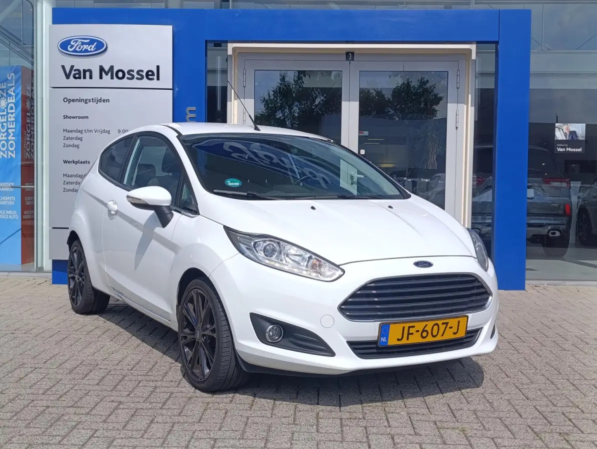 1.0 EcoBoost Titanium | Automaat | Volledig Dealeronderhouden! | 17-Inch | Camera | Sony-Audio | Voorruitverwarming | Cruise Control | Climate Control | Elek. inklapbare spiegels | Parkeerse