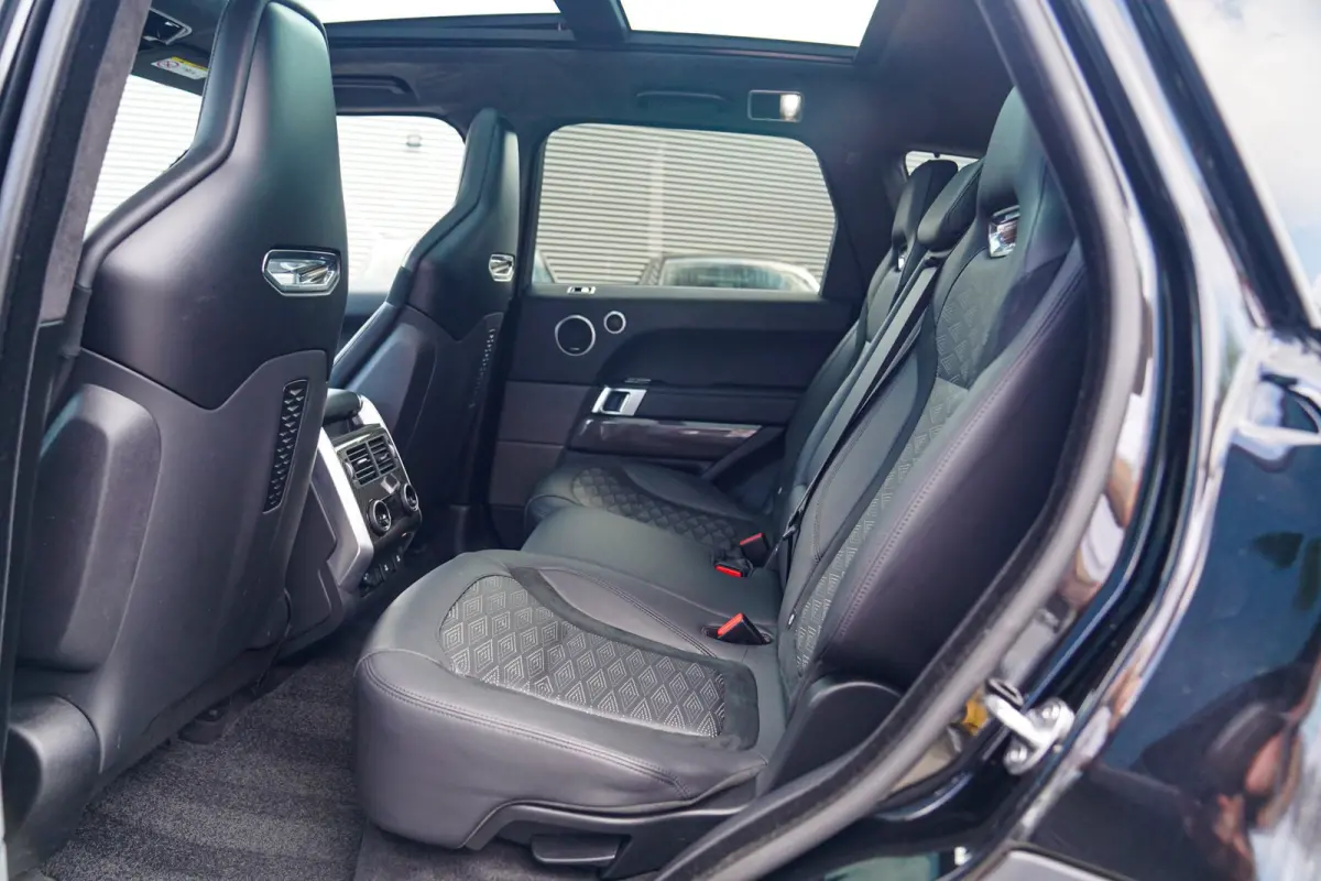 5.0 V8 SC SVR | Carbon Package | Kuipstoelen | 576PK | 360 cam | HuD | Stoelkoeling | Carbon Motorkap