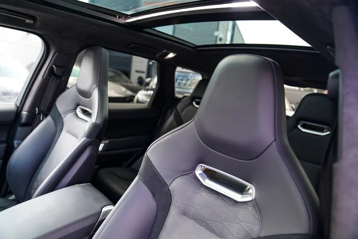 5.0 V8 SC SVR | Carbon Package | Kuipstoelen | 576PK | 360 cam | HuD | Stoelkoeling | Carbon Motorkap