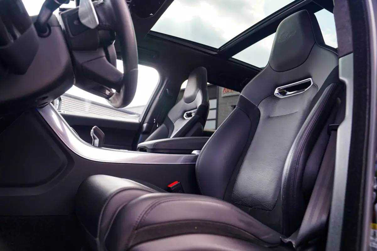 5.0 V8 SC SVR | Carbon Package | Kuipstoelen | 576PK | 360 cam | HuD | Stoelkoeling | Carbon Motorkap