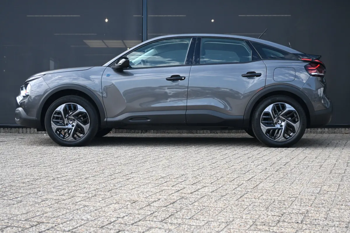 You 50 kWh 3 Fase | Navigatie by App | Achteruitrijcamera | Full-LED | Parkeersensoren | Dealeronderhouden | !!