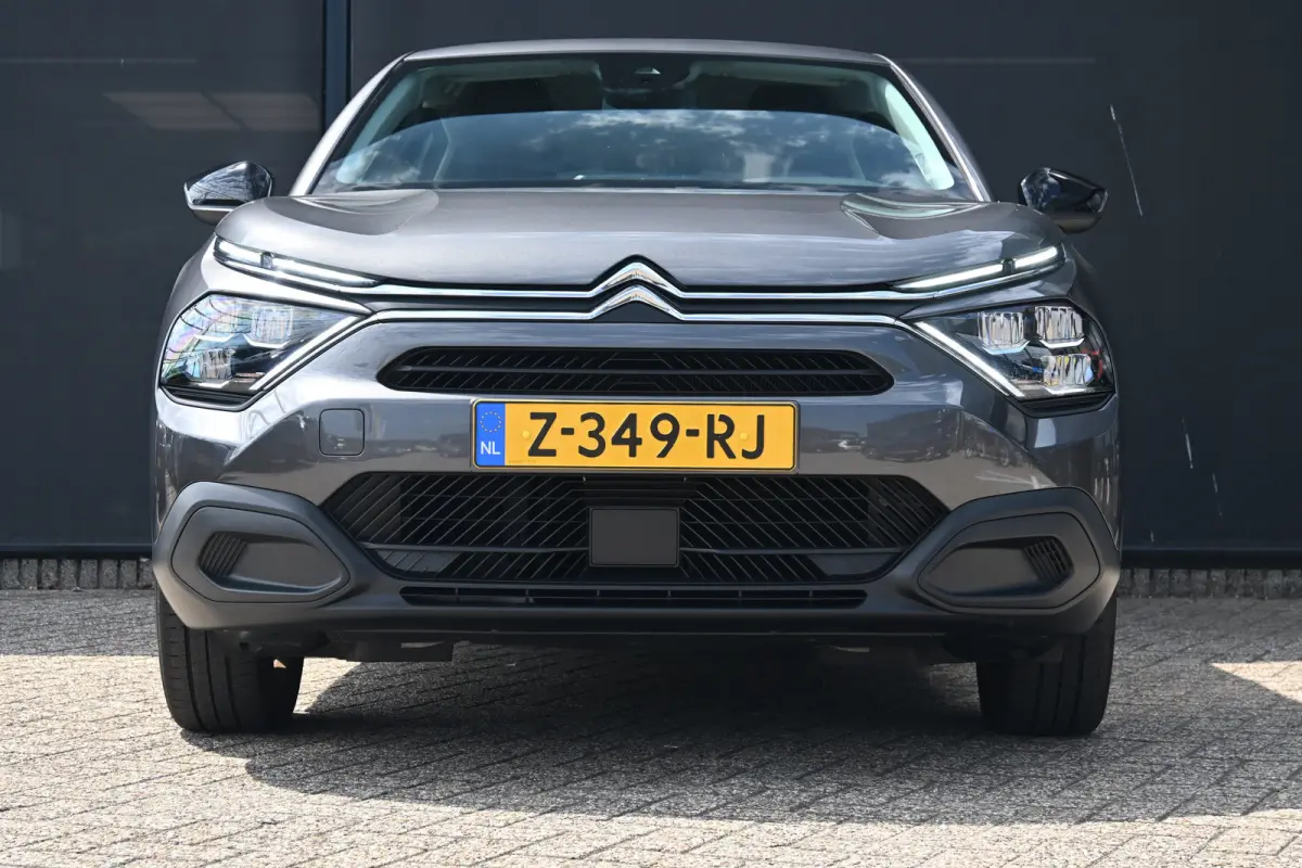 You 50 kWh 3 Fase | Navigatie by App | Achteruitrijcamera | Full-LED | Parkeersensoren | Dealeronderhouden | !!