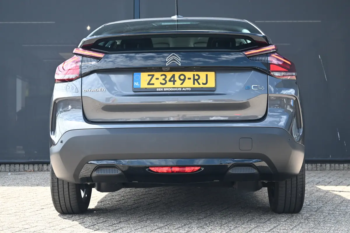 You 50 kWh 3 Fase | Navigatie by App | Achteruitrijcamera | Full-LED | Parkeersensoren | Dealeronderhouden | !!