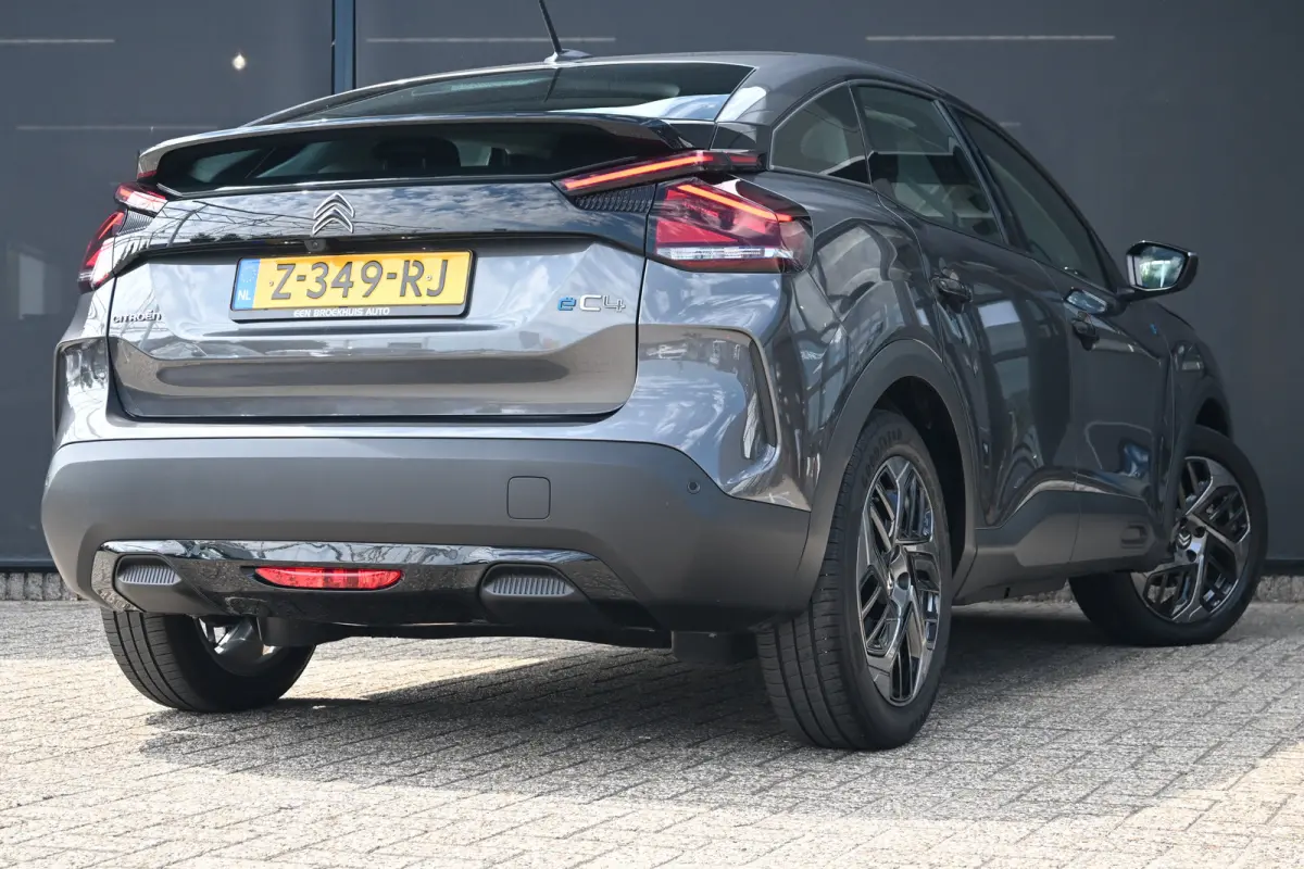 You 50 kWh 3 Fase | Navigatie by App | Achteruitrijcamera | Full-LED | Parkeersensoren | Dealeronderhouden | !!